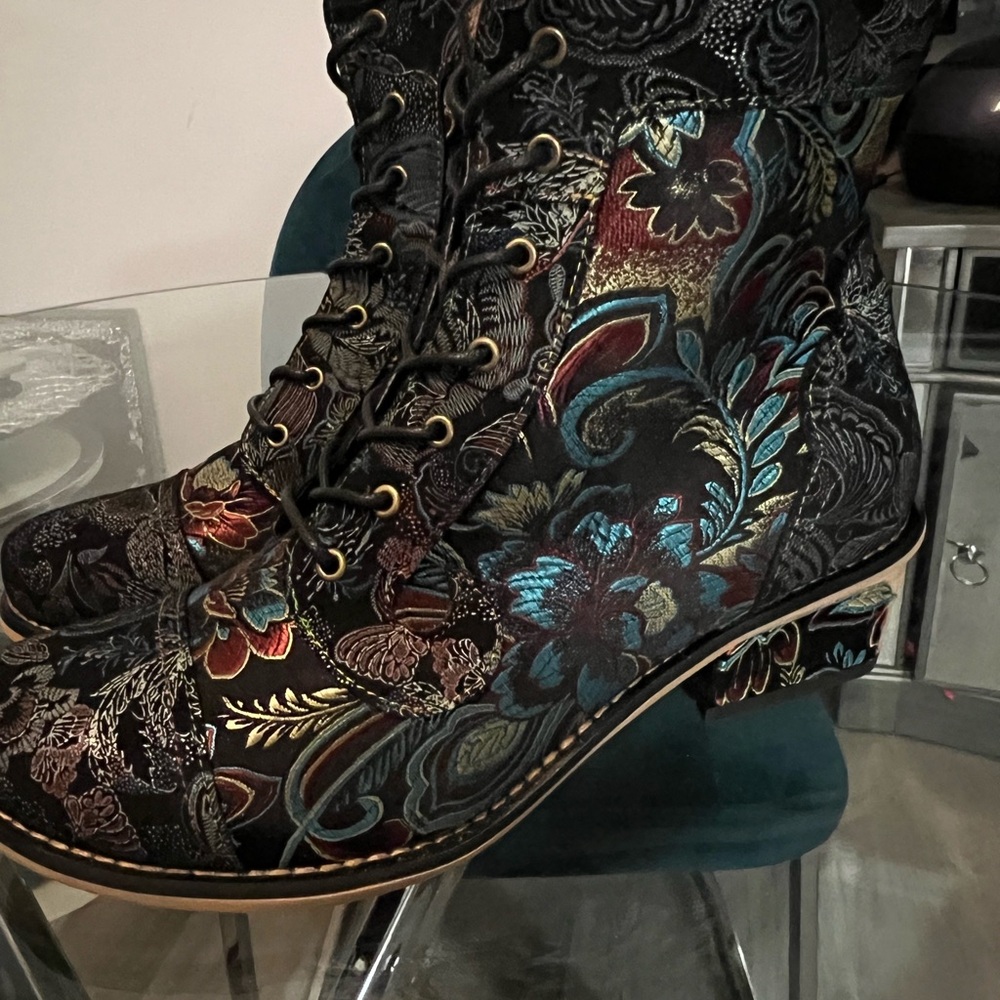 Floral Embroidered Ankle Boots - Picture 8 of 9